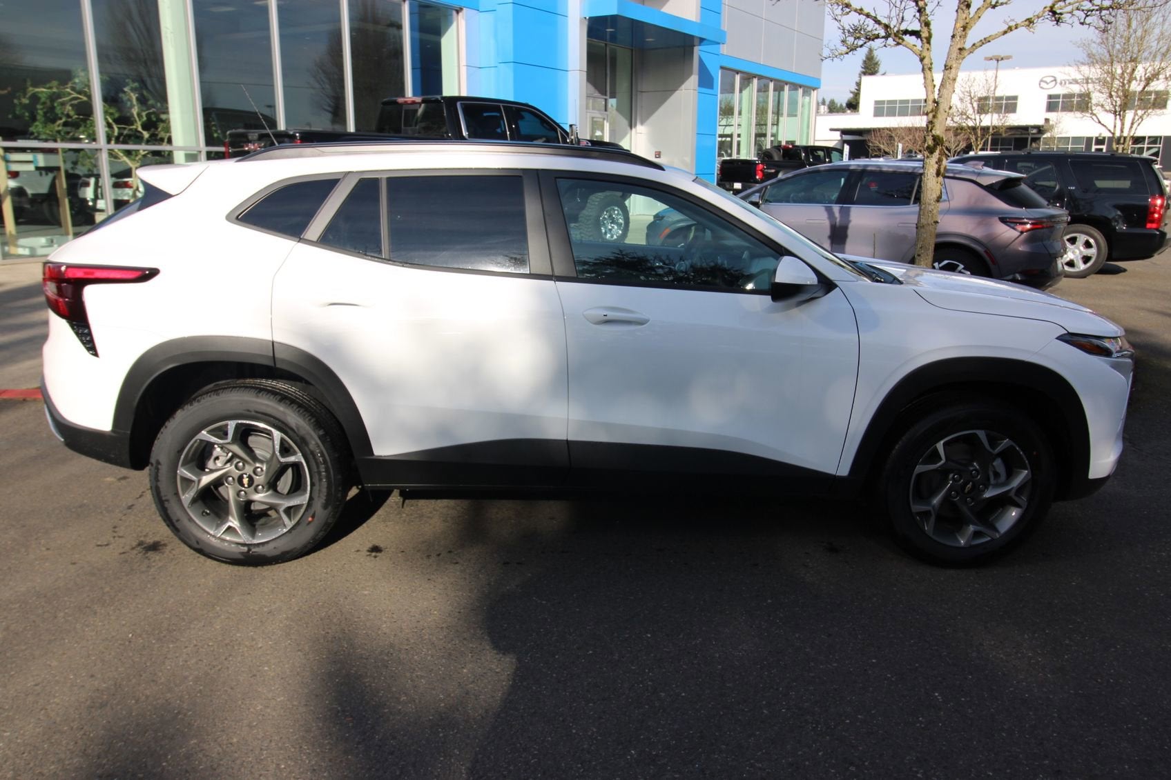 View vehicle photo 2