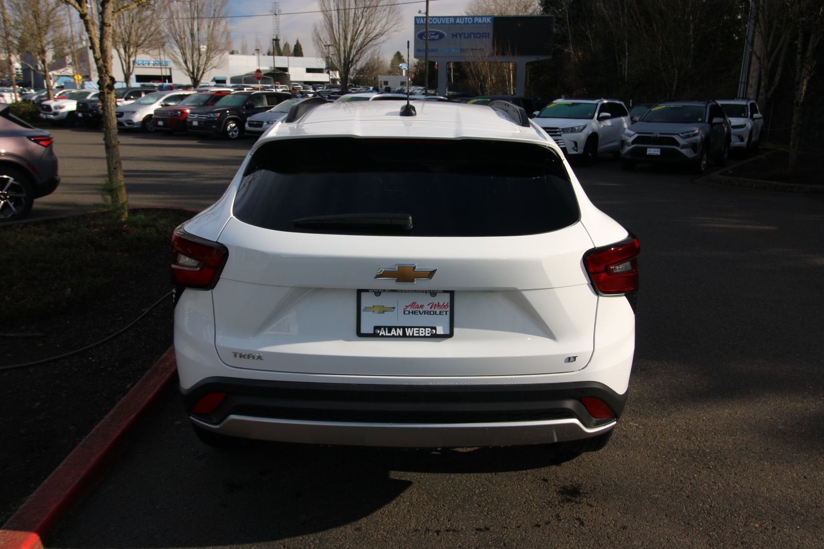 View vehicle photo 4