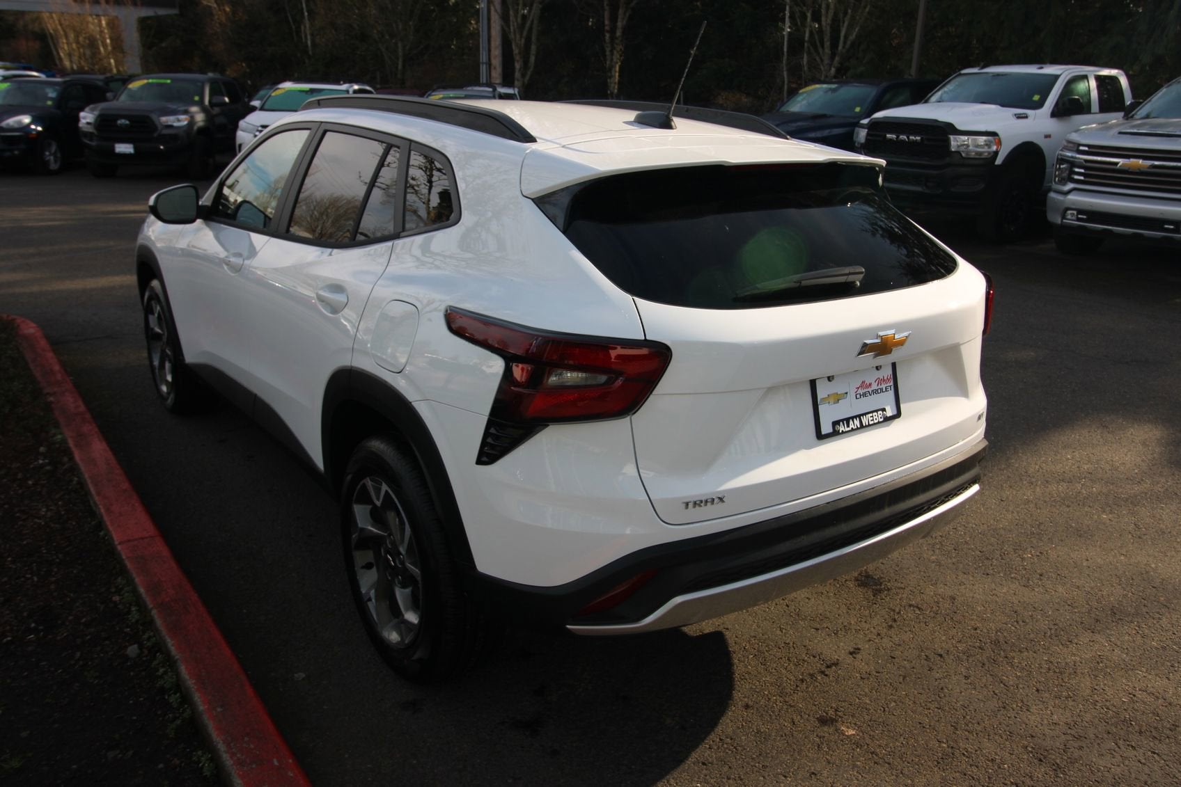 View vehicle photo 5