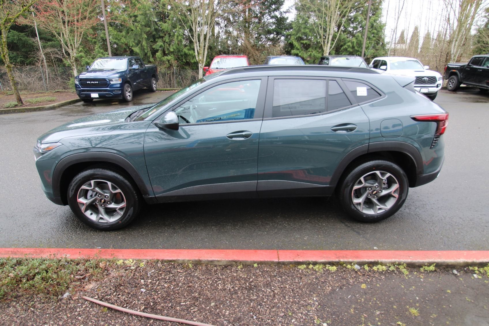 View vehicle photo 7