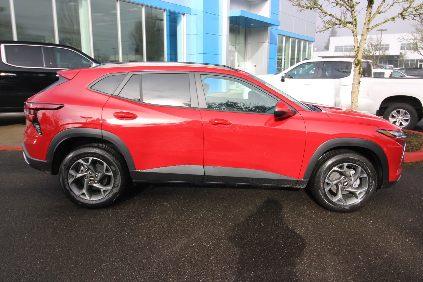 View vehicle photo 2