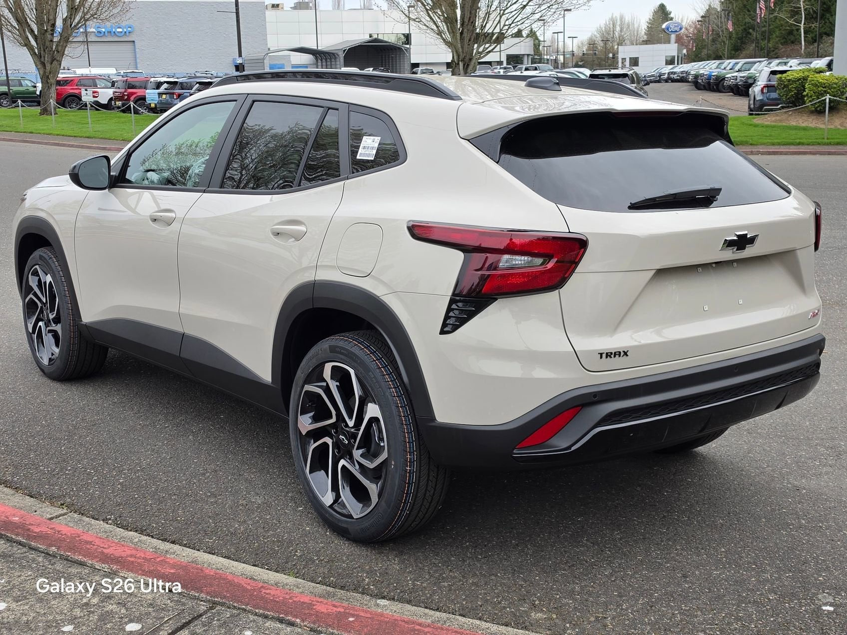 View vehicle photo 4