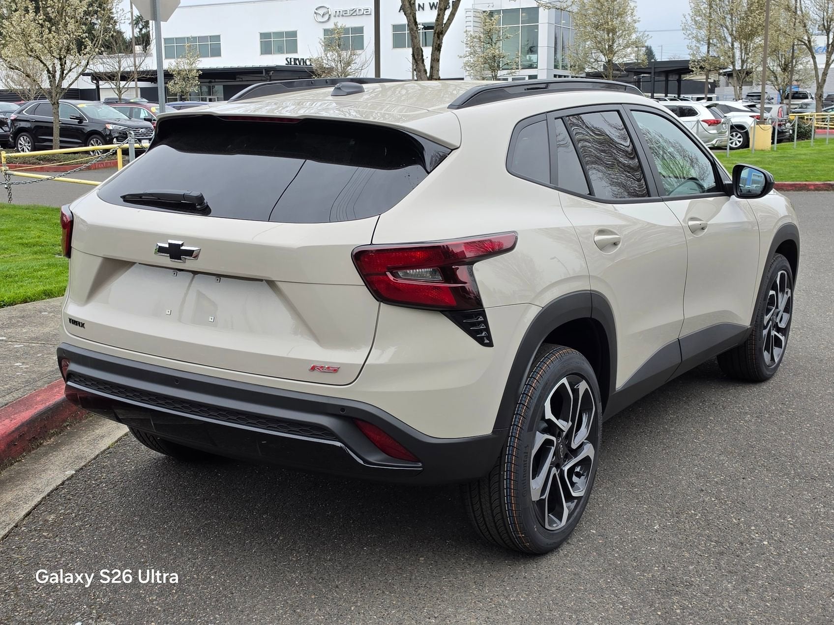 View vehicle photo 5