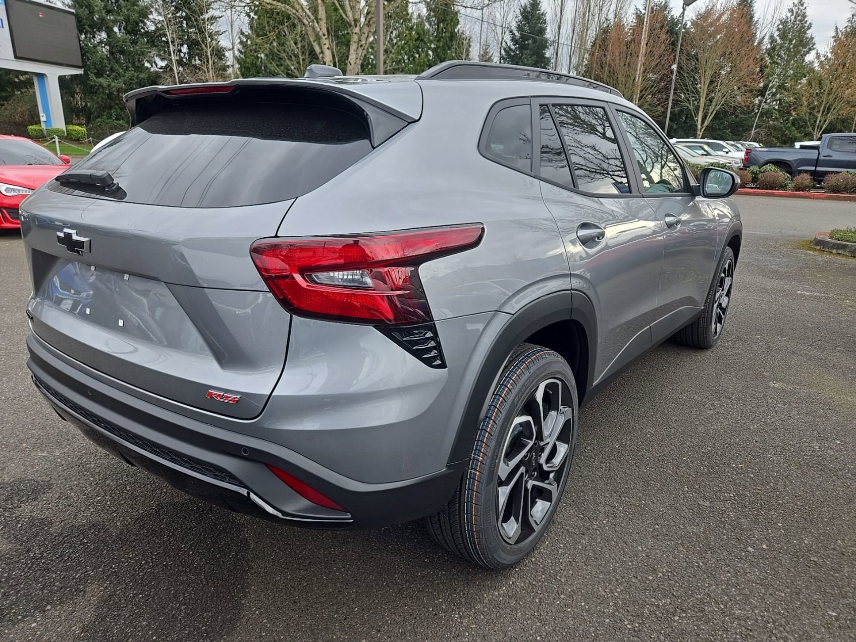 View vehicle photo 4