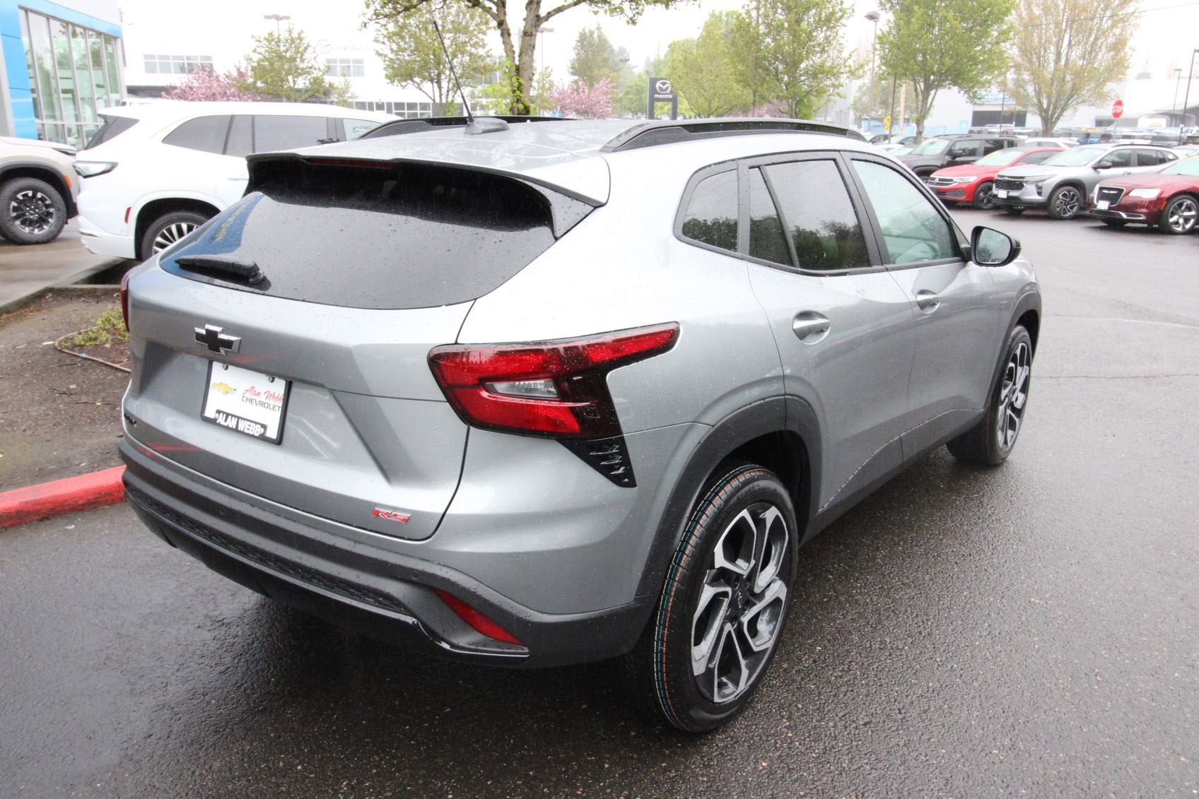 View vehicle photo 4