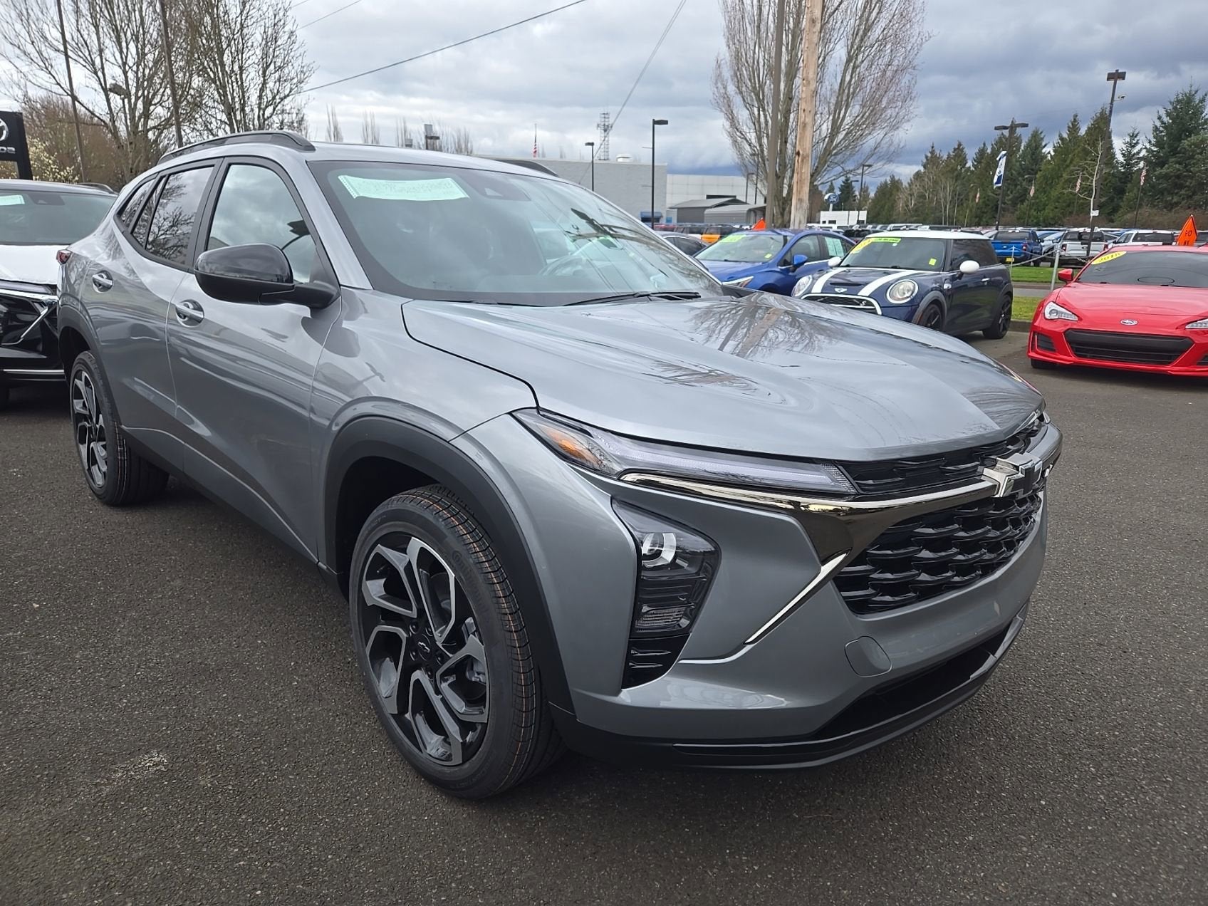 View vehicle photo 5