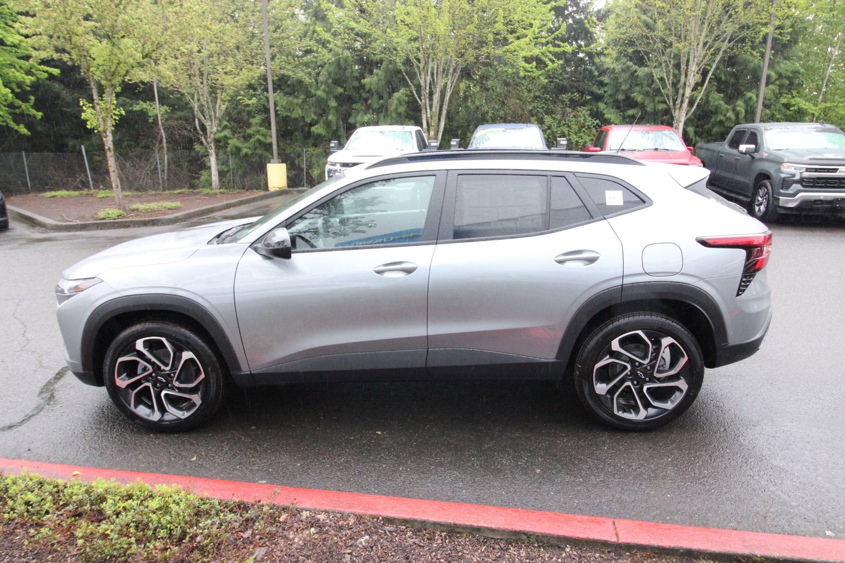View vehicle photo 7