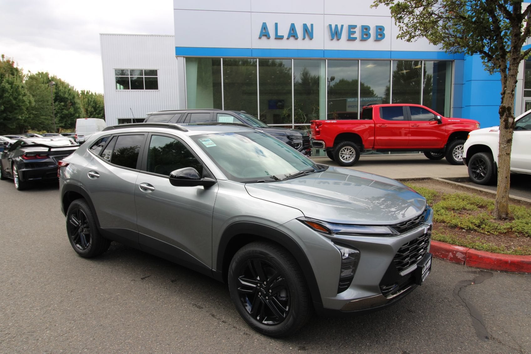 Sterling Gray Metallic 2026 Chevrolet Trax SUV / Crossover Front-Wheel Drive Automatic