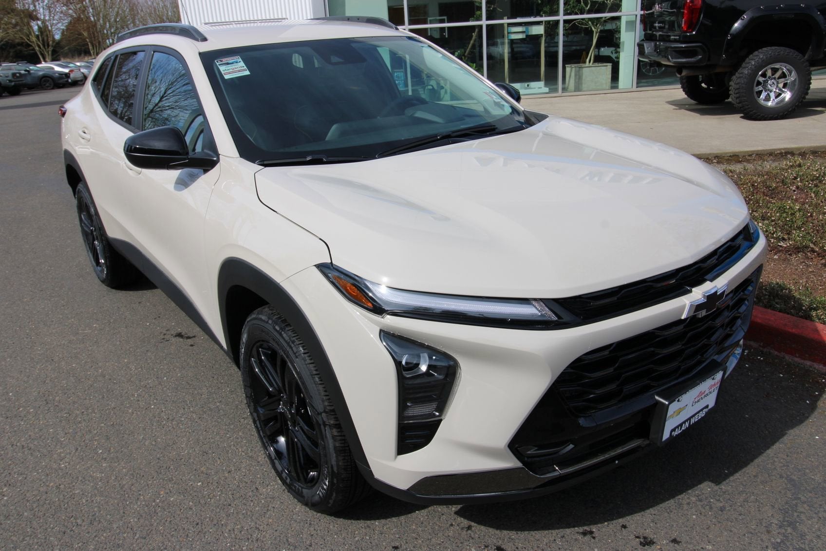 View vehicle photo 2