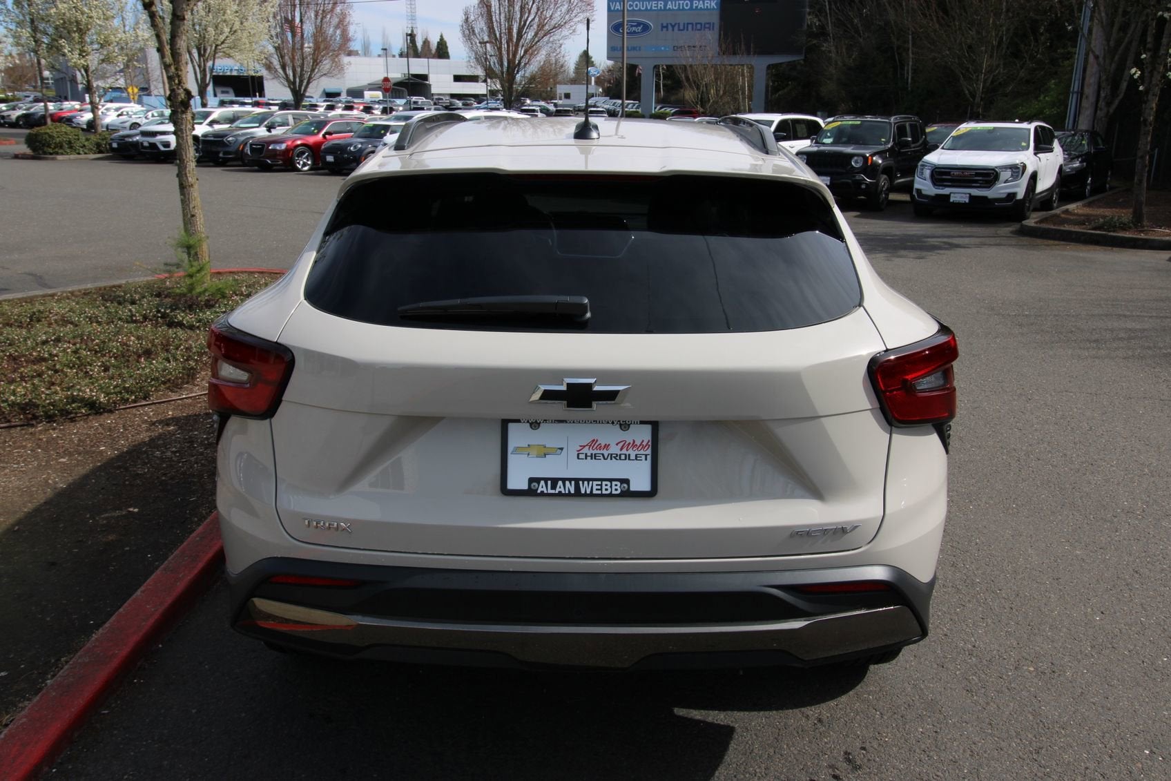 View vehicle photo 5