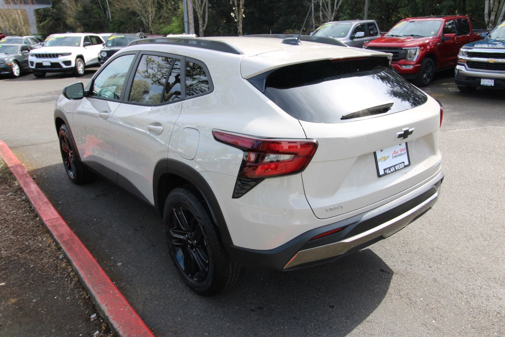 View vehicle photo 6