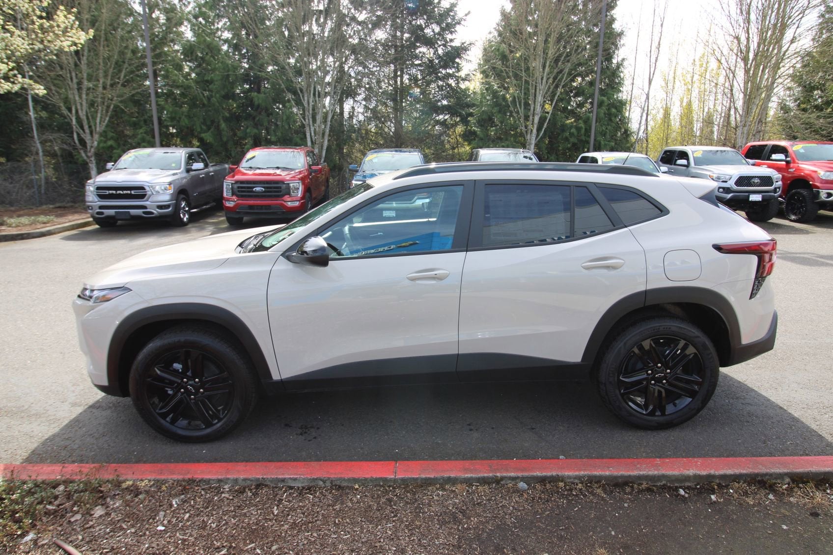 View vehicle photo 7