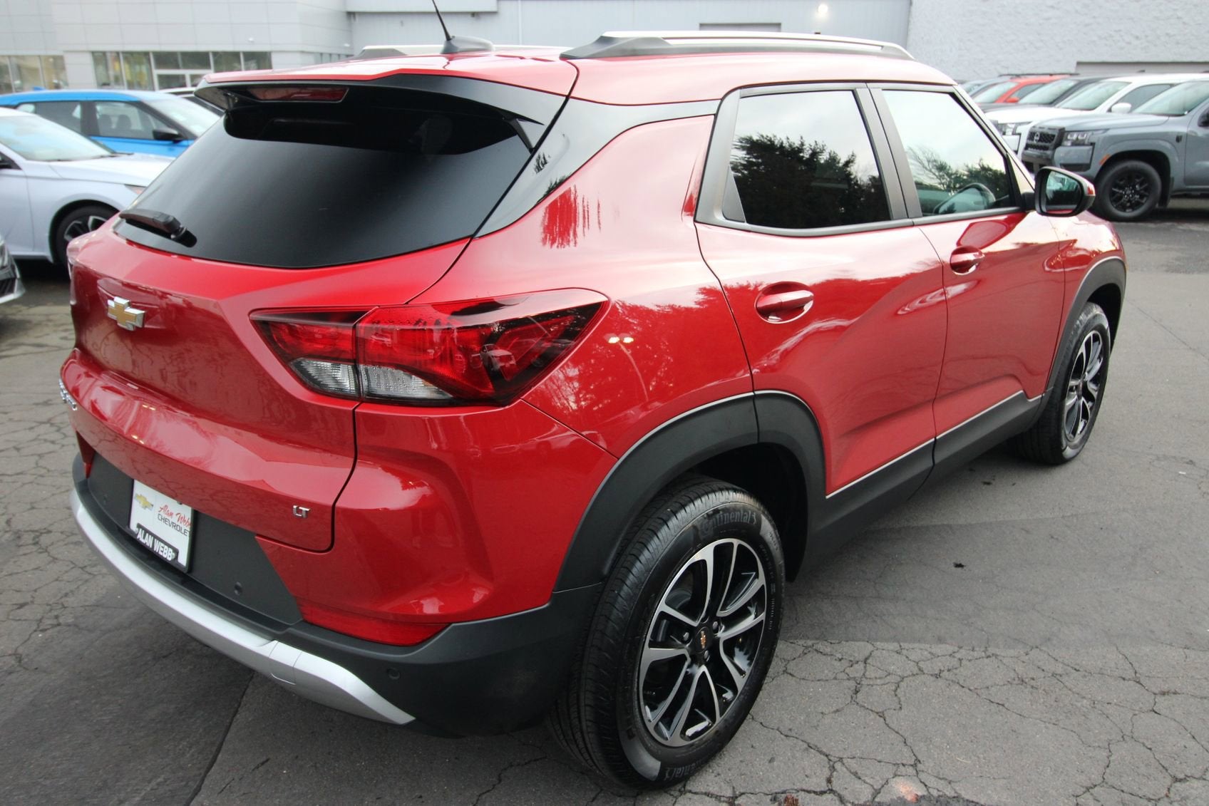 View vehicle photo 3