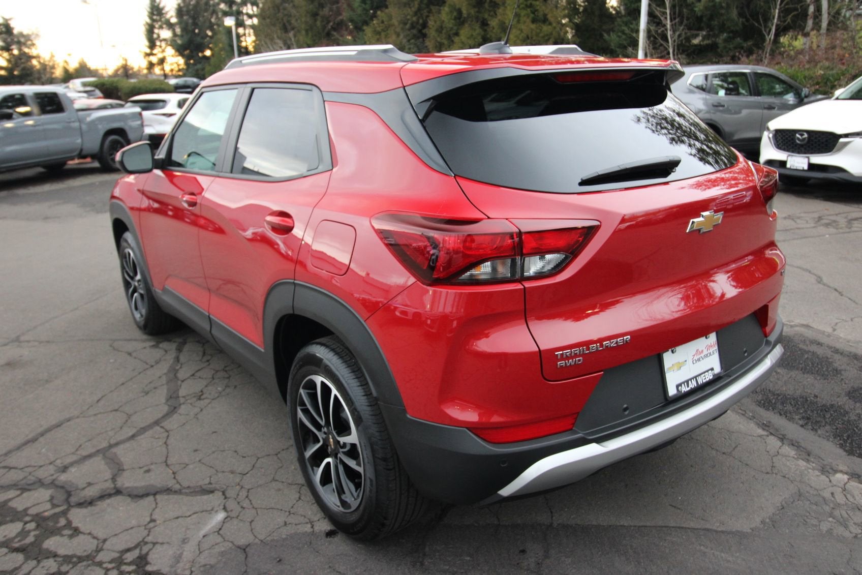 View vehicle photo 5