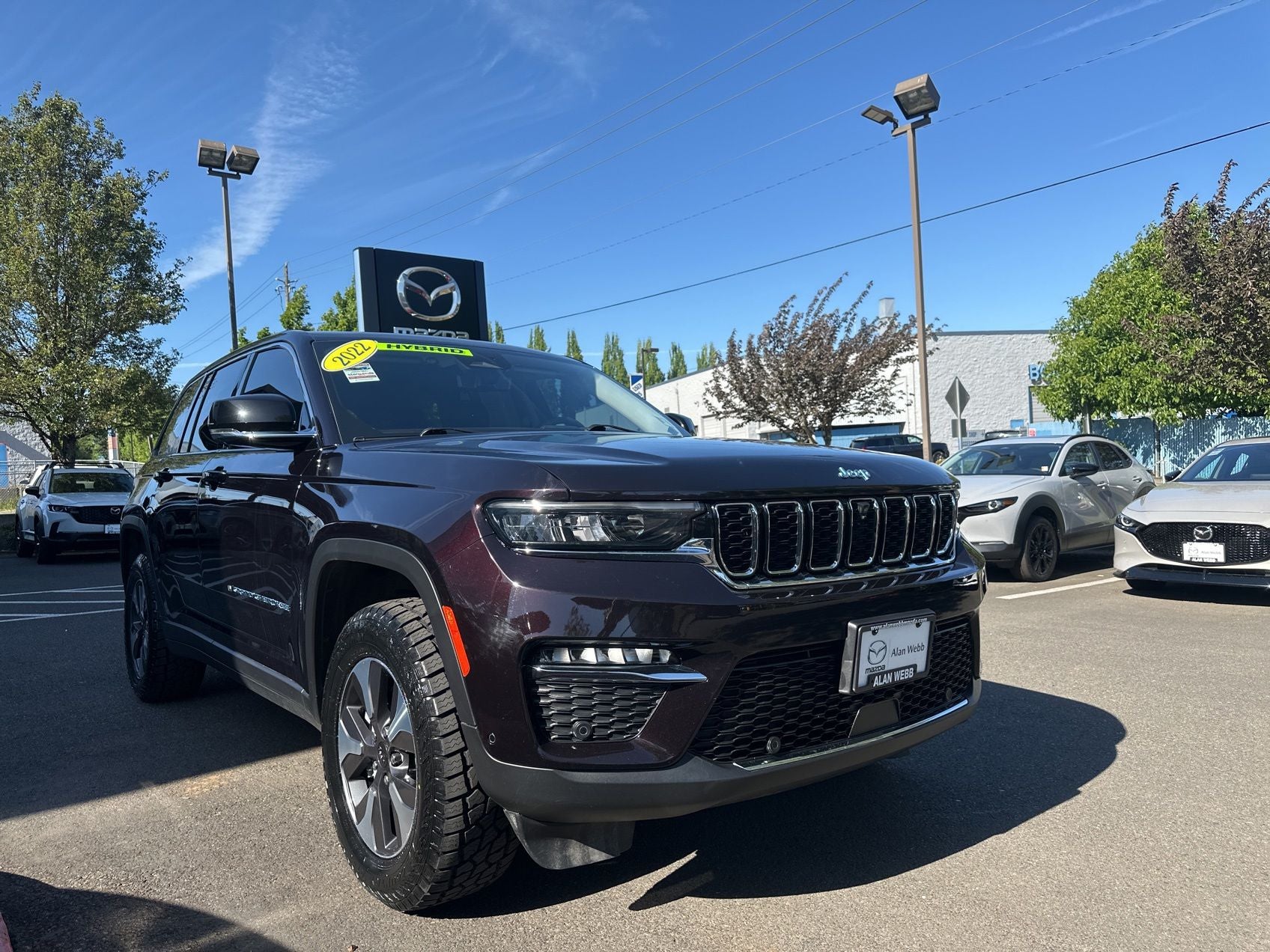 View vehicle photo 4