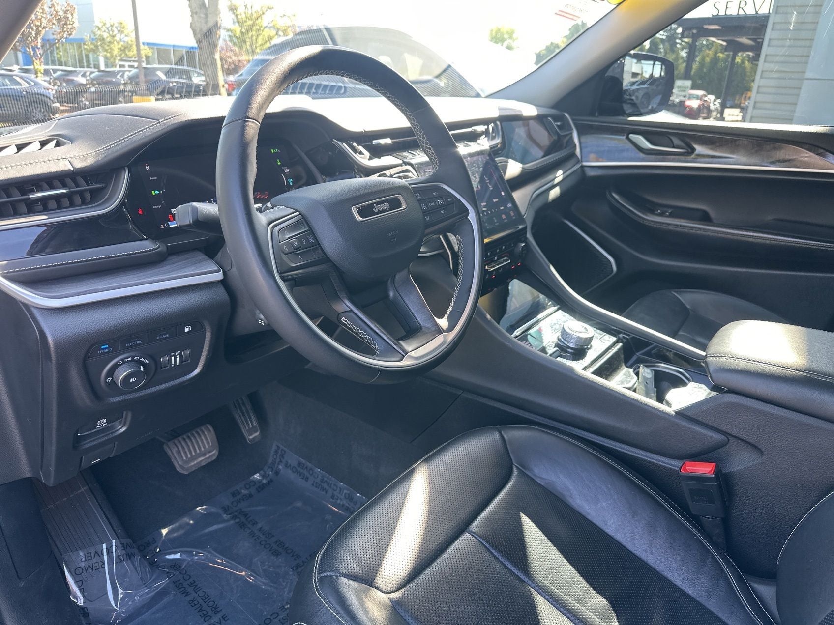 View vehicle photo 6