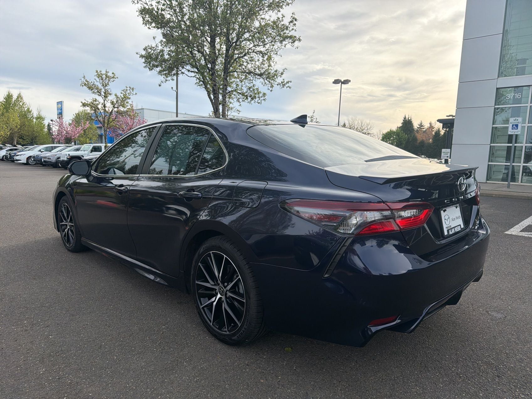 View vehicle photo 2