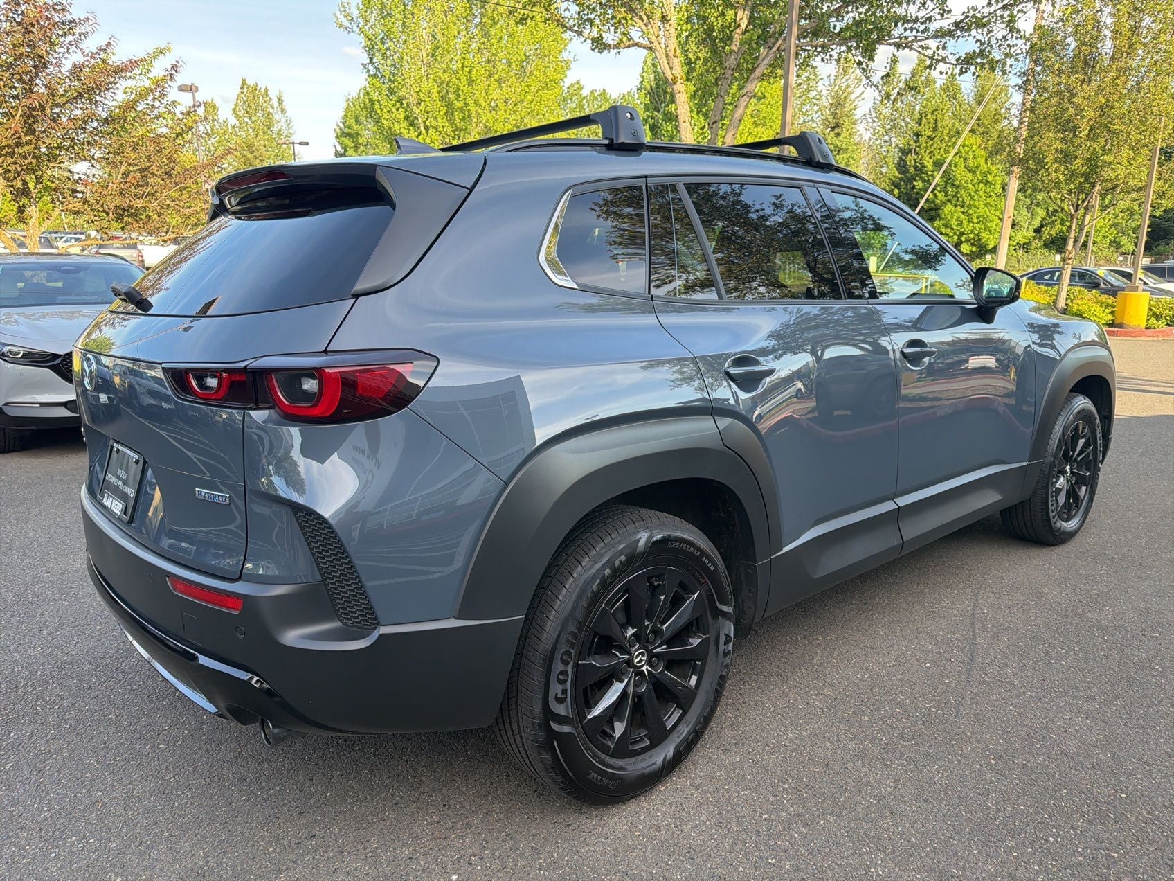View vehicle photo 3