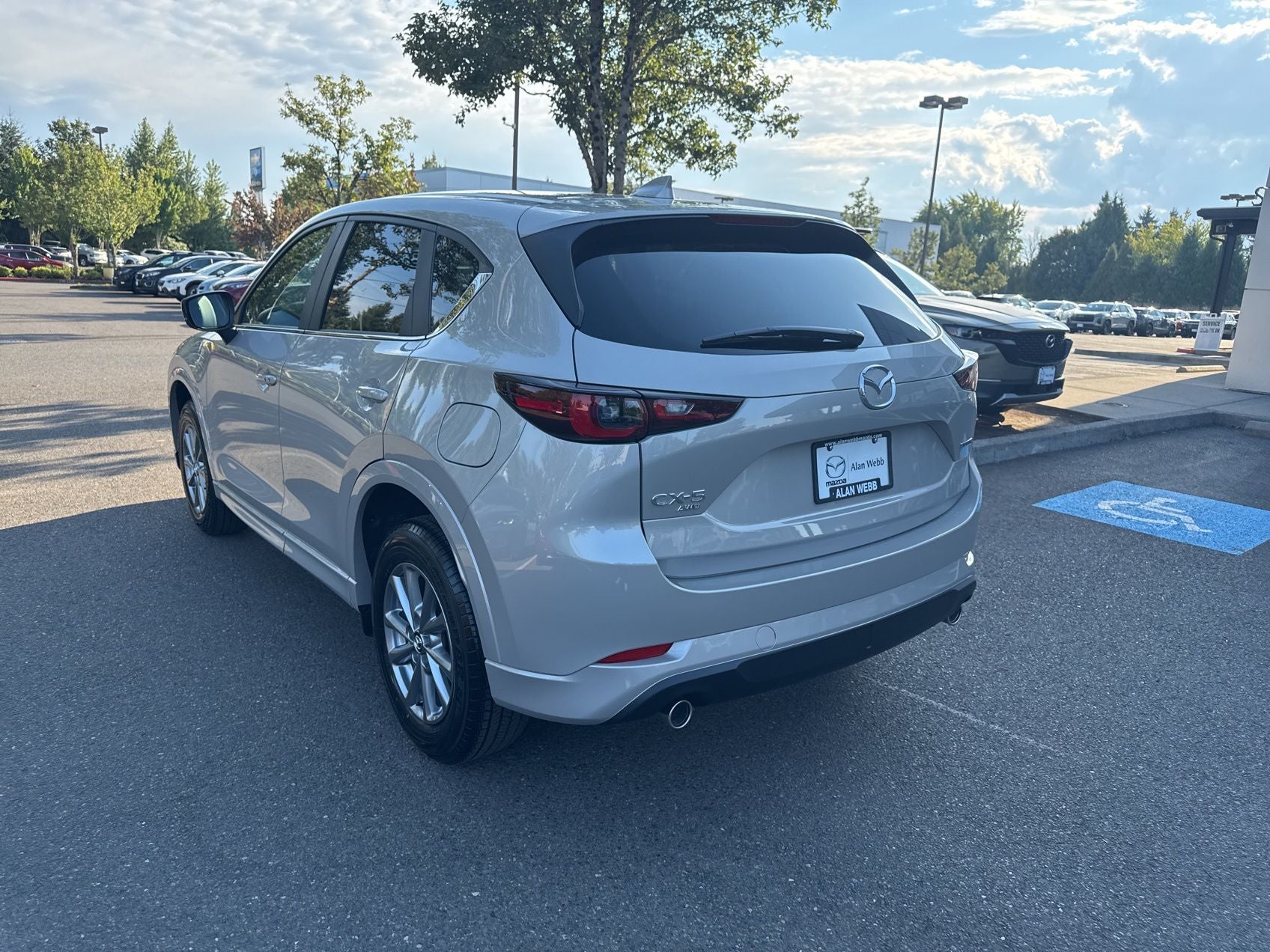 View vehicle photo 2
