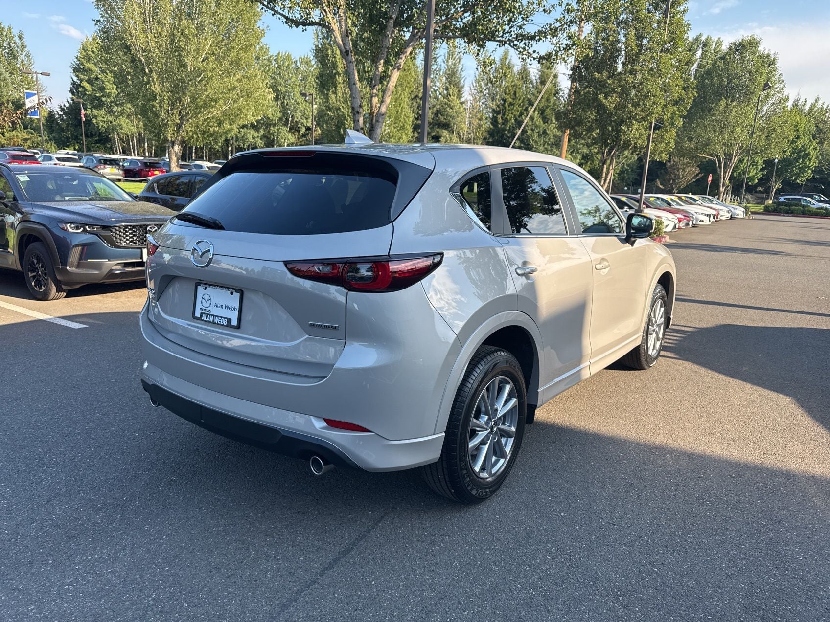 View vehicle photo 3