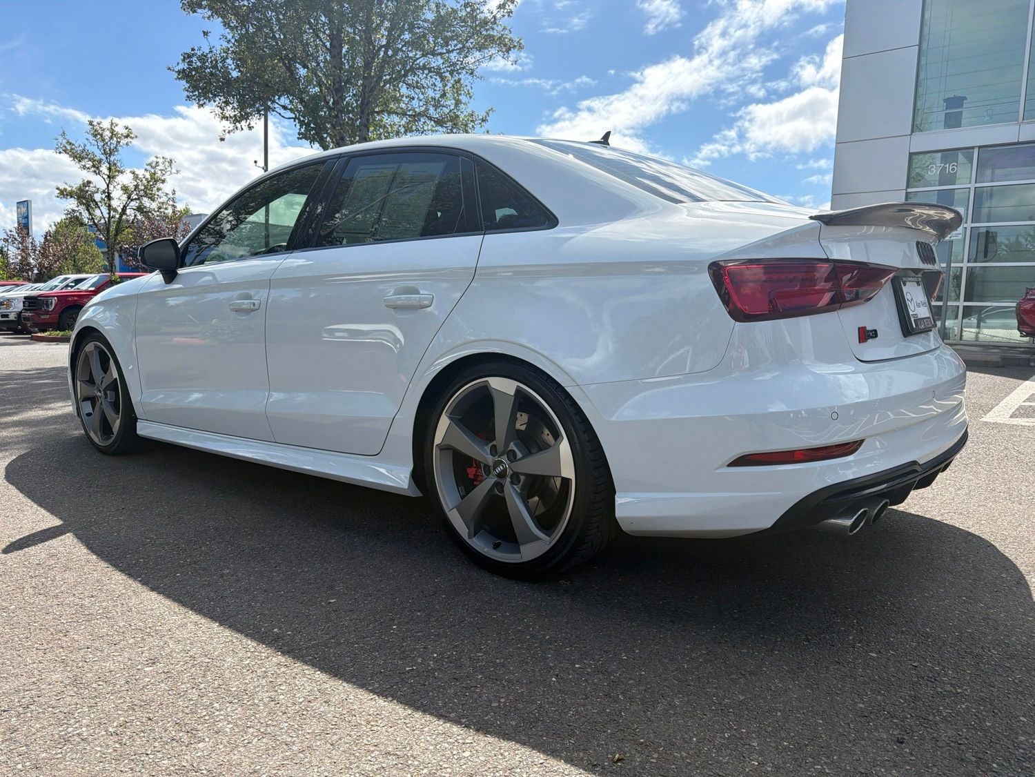 View vehicle photo 2