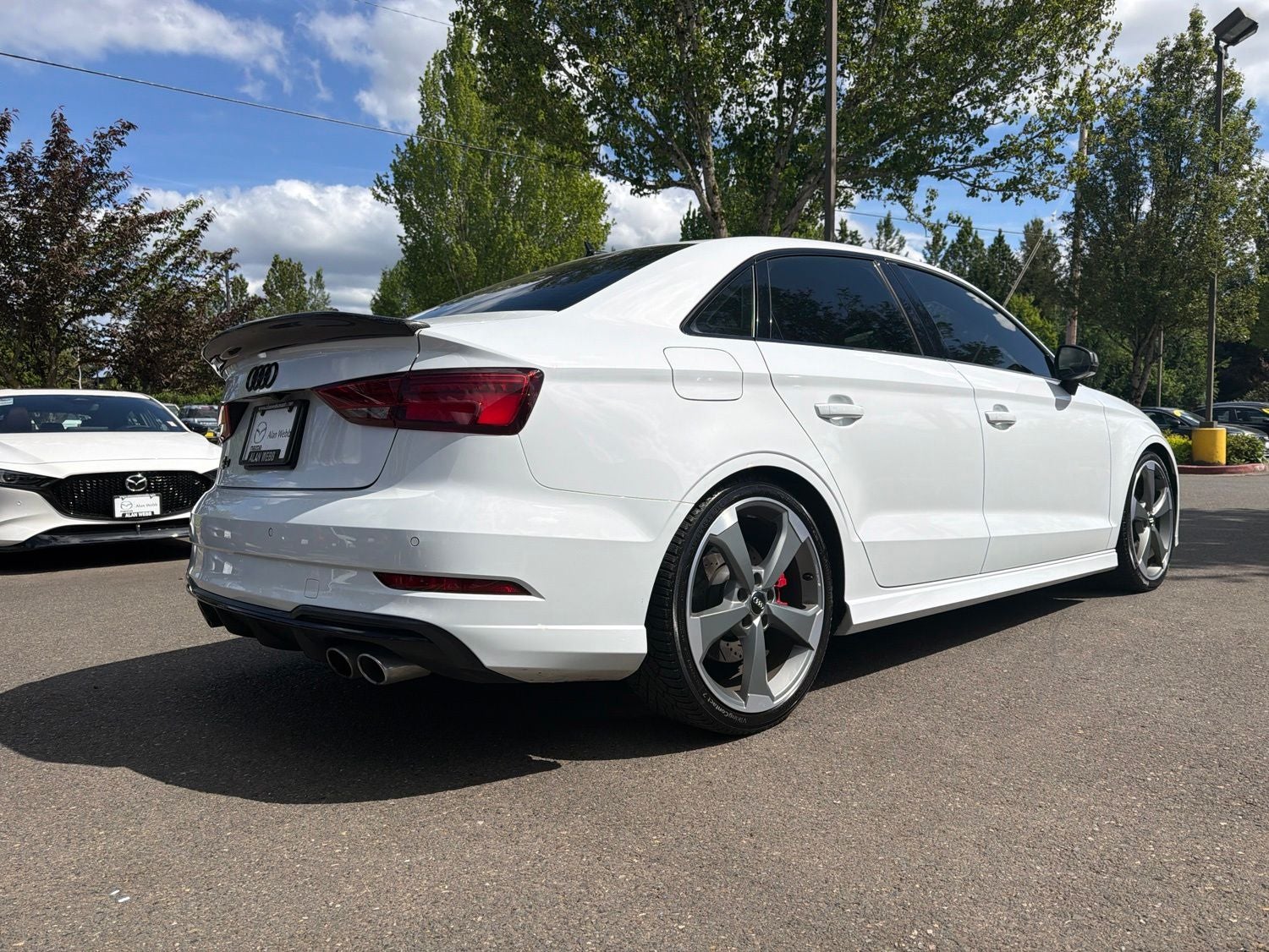 View vehicle photo 3