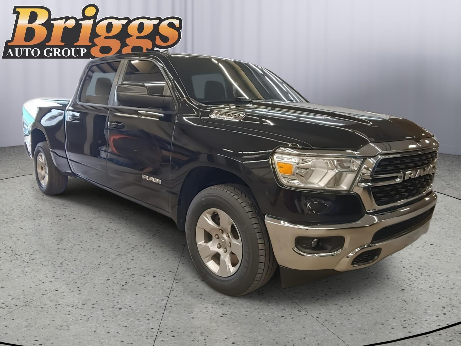 View vehicle photo 5