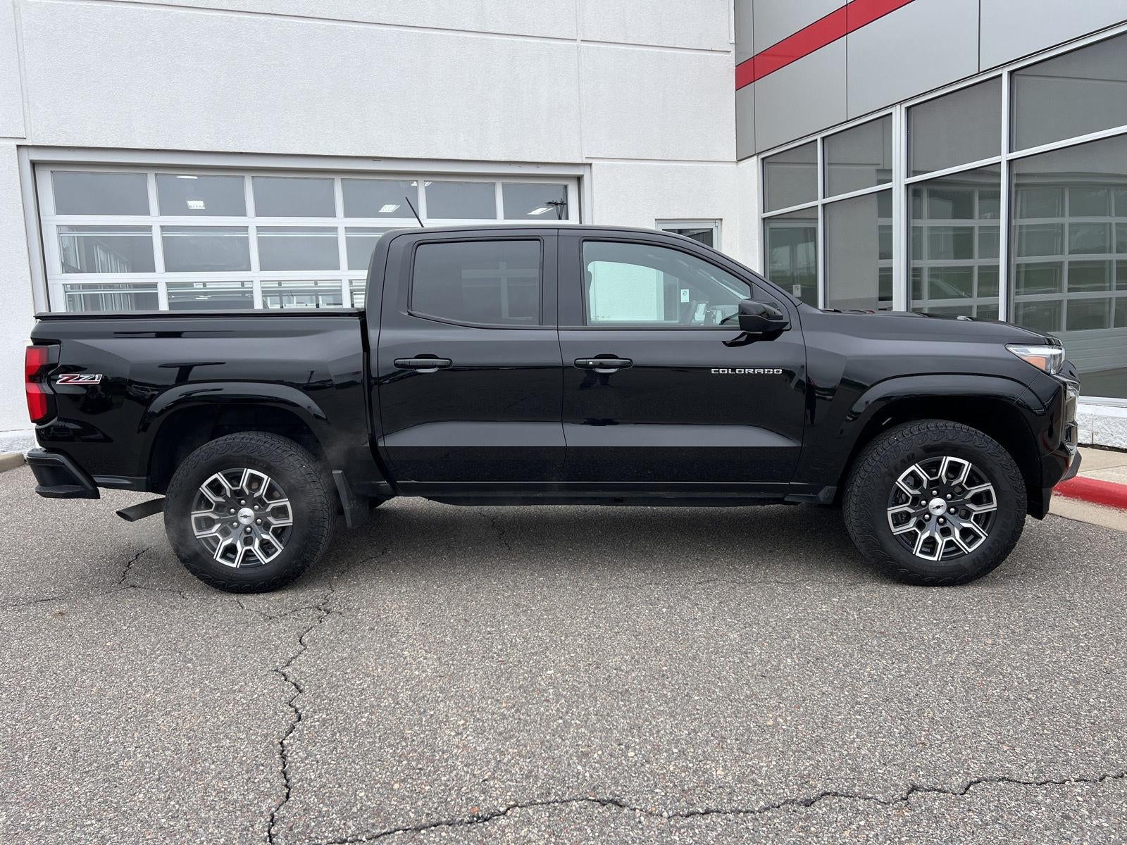 View vehicle photo 5