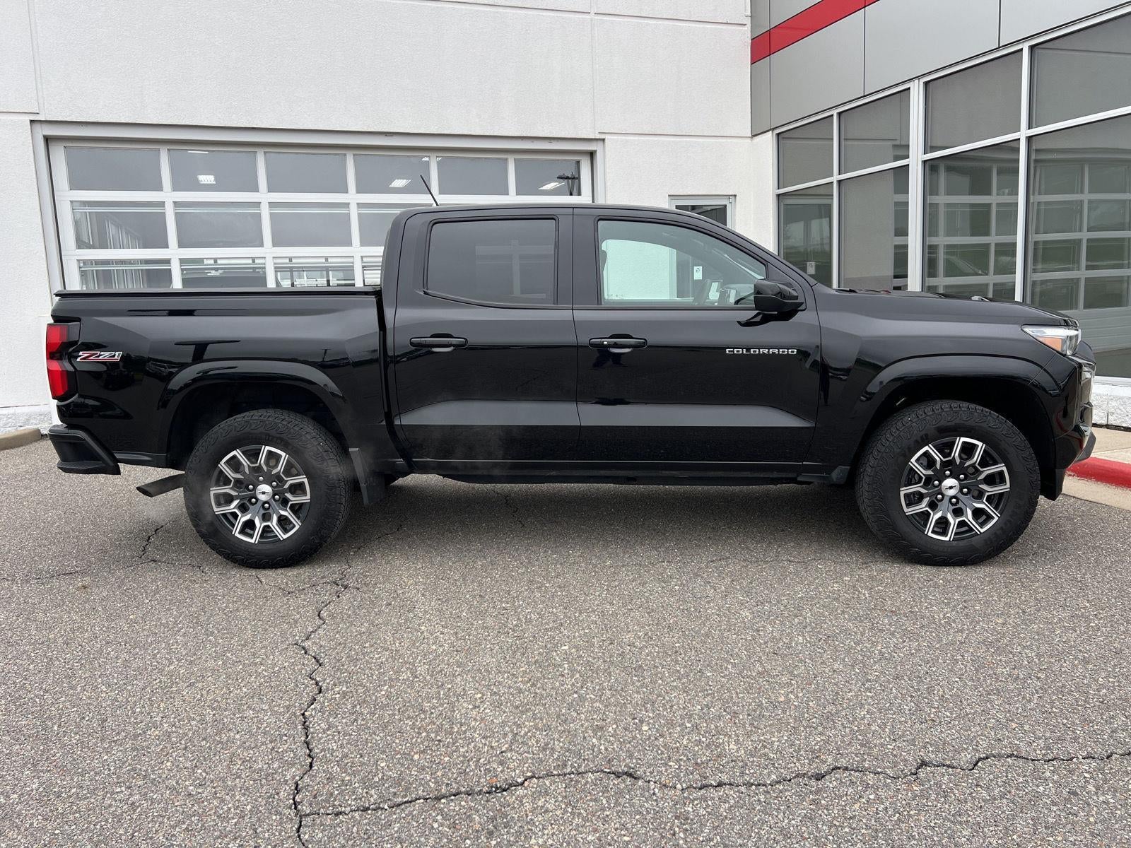 View vehicle photo 6