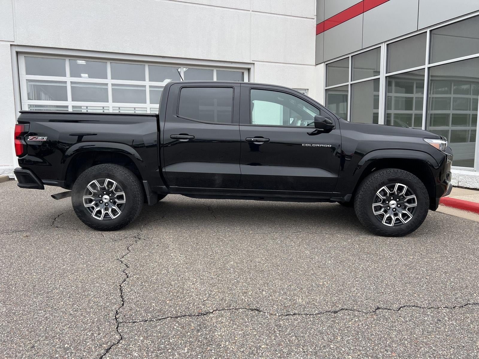 View vehicle photo 7