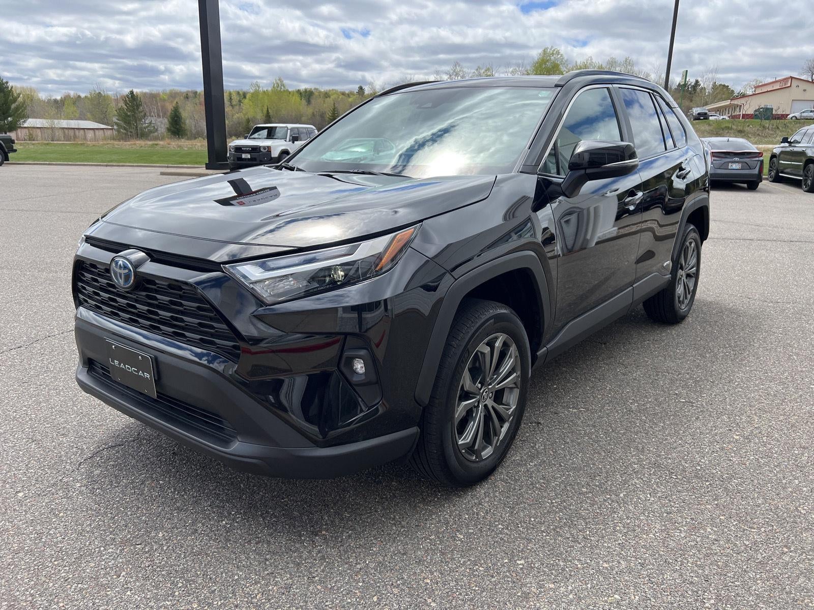View vehicle photo 7