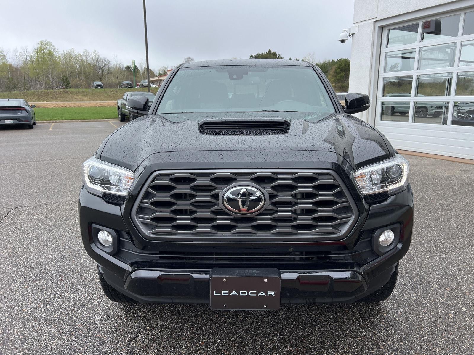 View vehicle photo 7