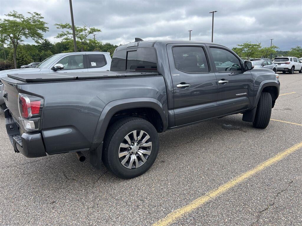 View vehicle photo 7