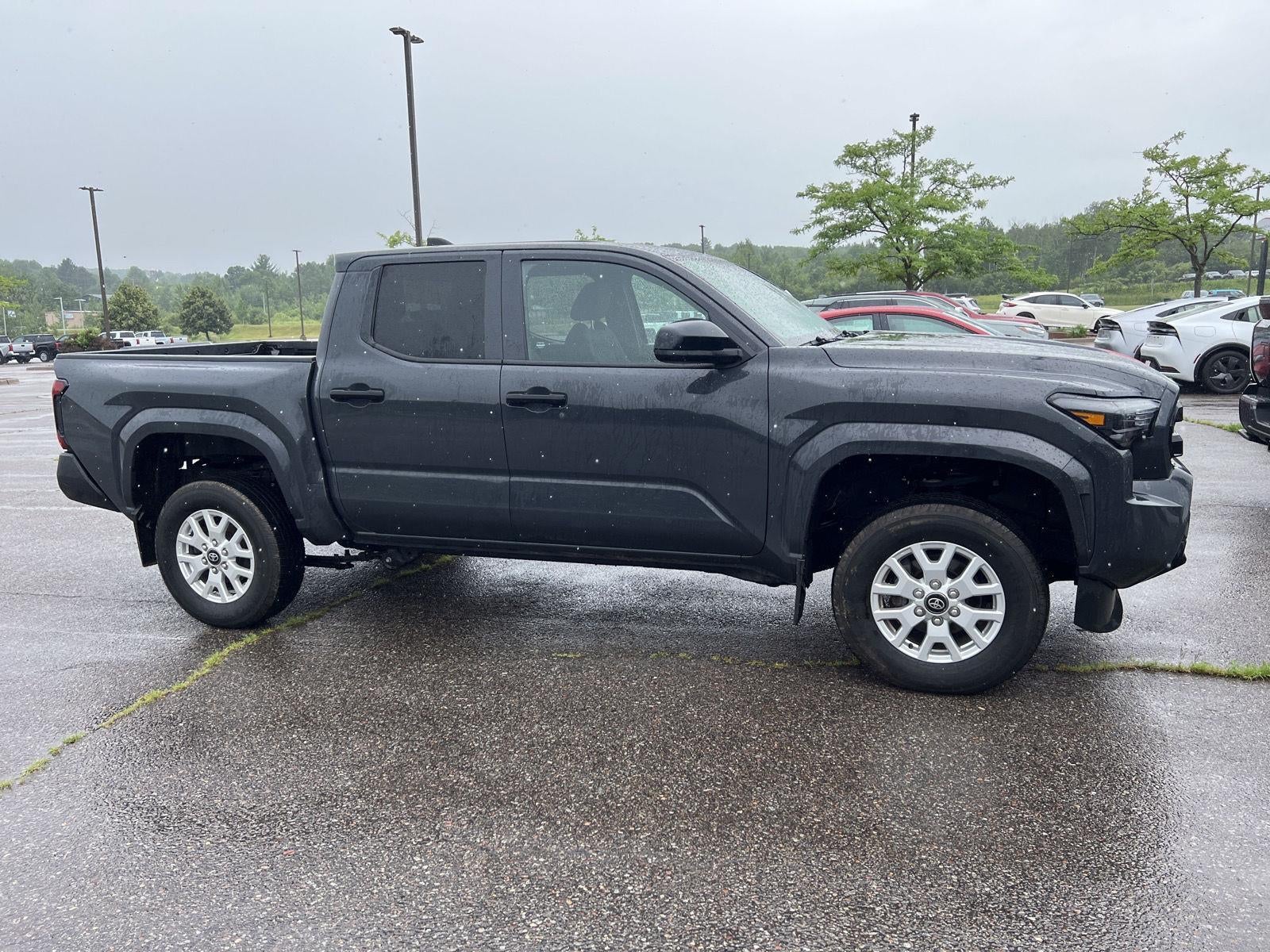 View vehicle photo 6
