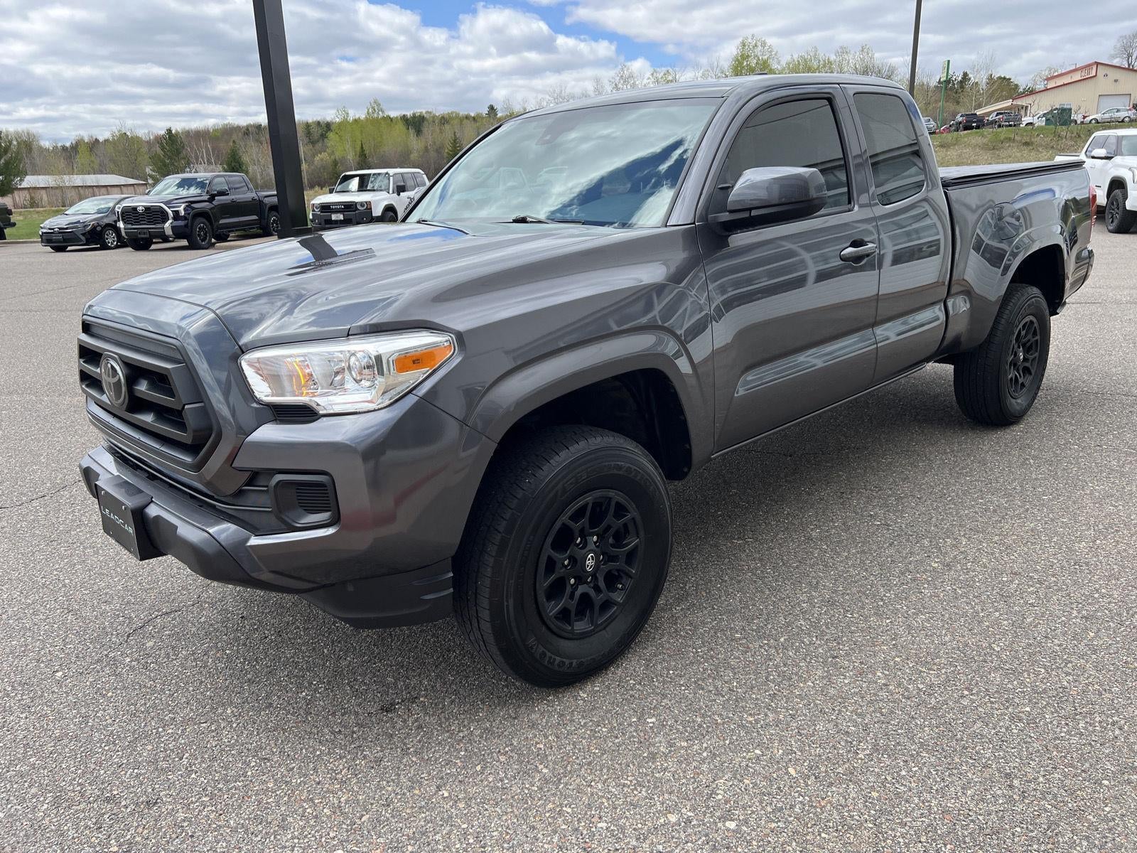 View vehicle photo 4