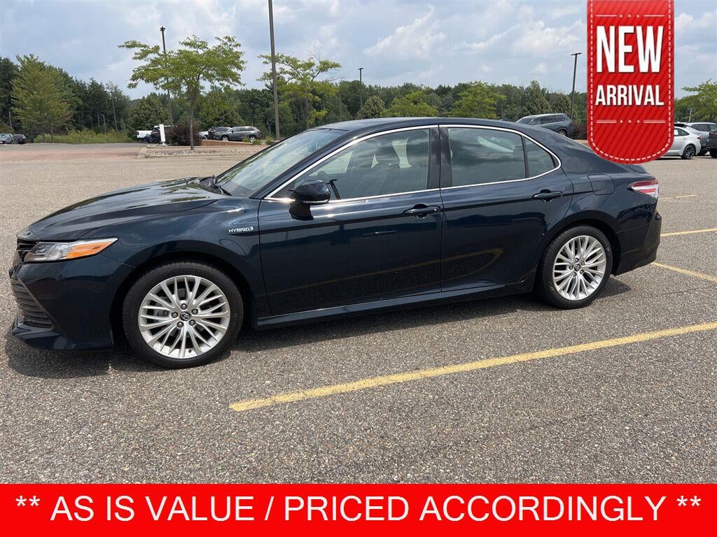  2019 Toyota Camry Hybrid XLE FWD   