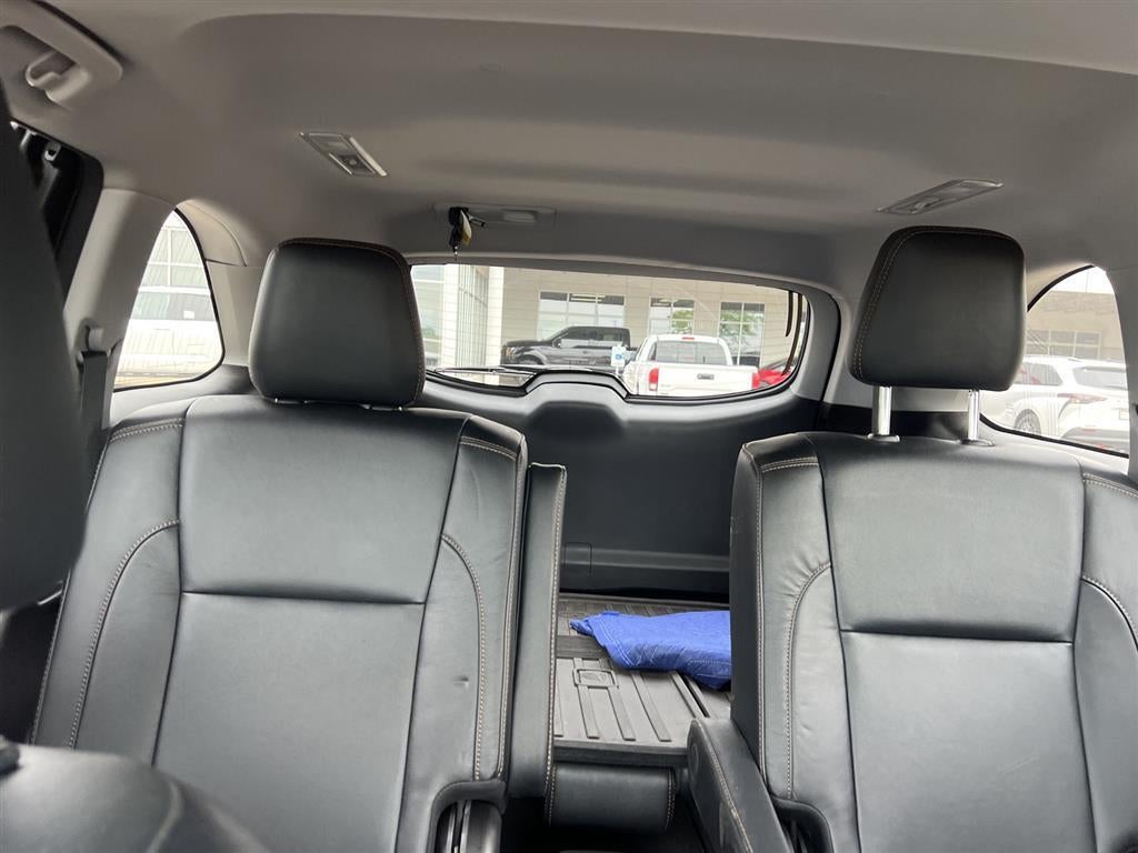 View vehicle photo 6
