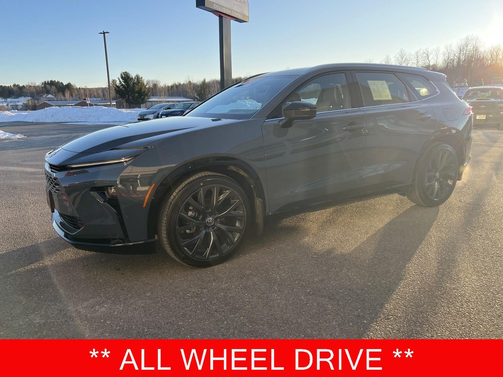 View vehicle photo 4