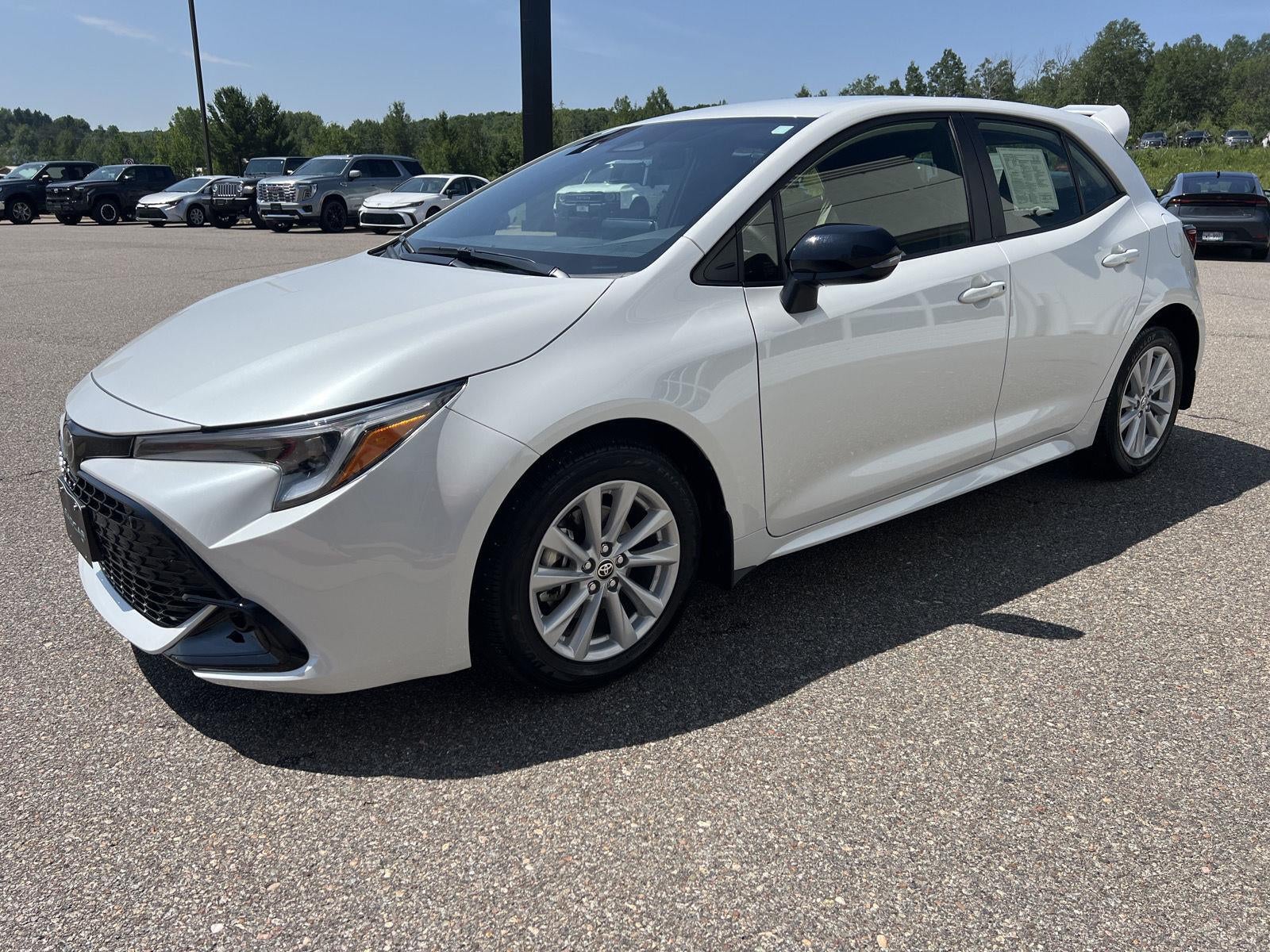 View vehicle photo 2