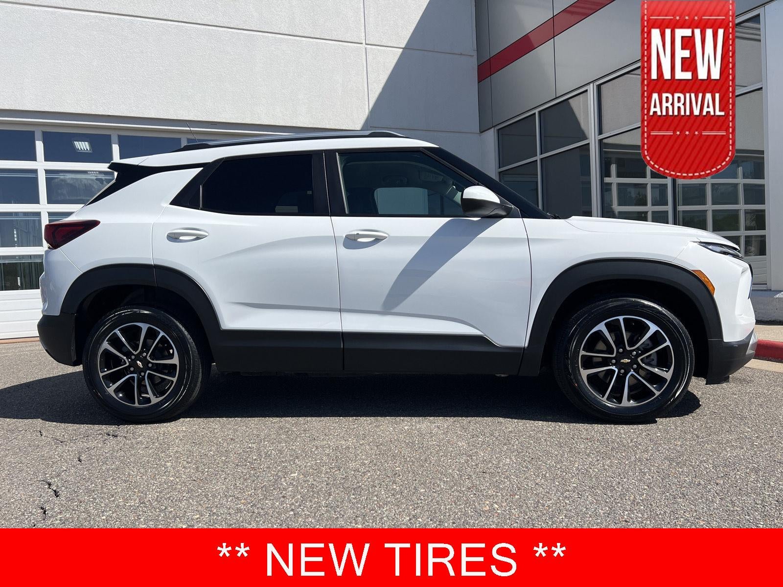 Summit White 2024 Chevrolet Trailblazer SUV / Crossover Front-Wheel Drive Continuously Variable Transmission