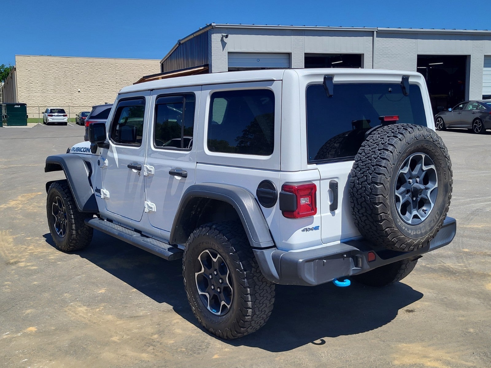 View vehicle photo 5