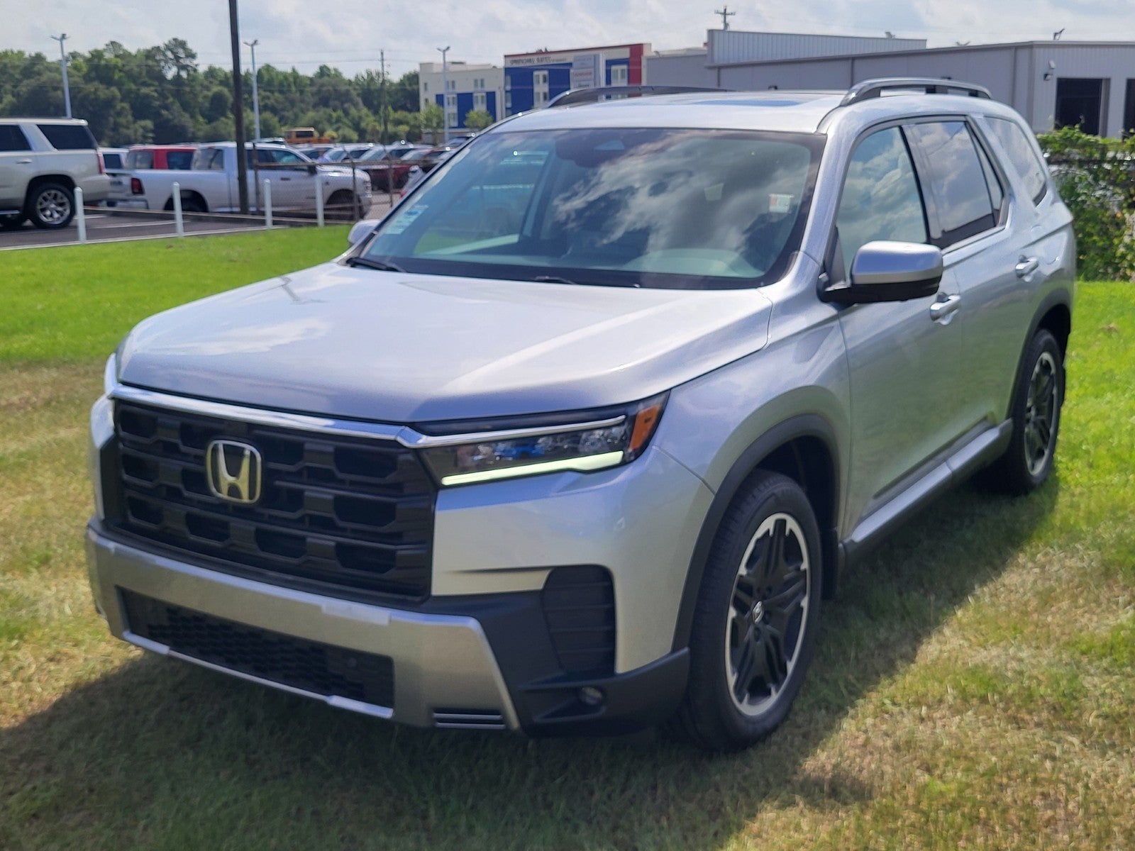 Solar Silver Metallic 2026 Honda Pilot SUV / Crossover All-Wheel Drive Automatic