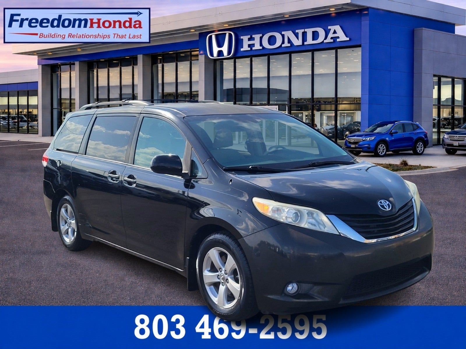  2012 Toyota Sienna LE 7-Passenger   