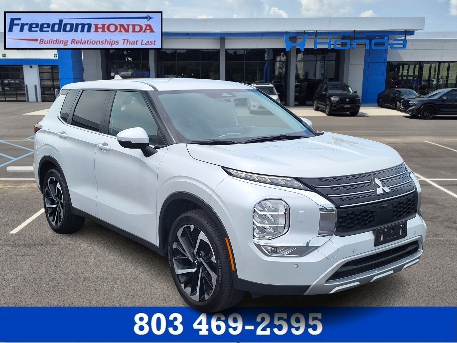 Silver Metallic 2024 Mitsubishi Outlander SUV / Crossover All-Wheel Drive Automatic