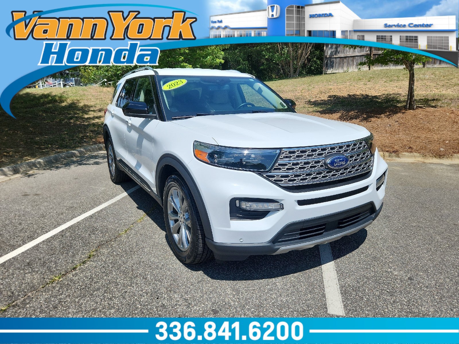 Star White Metallic Tri-Coat 2023 Ford Explorer Limited AWD SUV / Crossover All-Wheel Drive Automatic