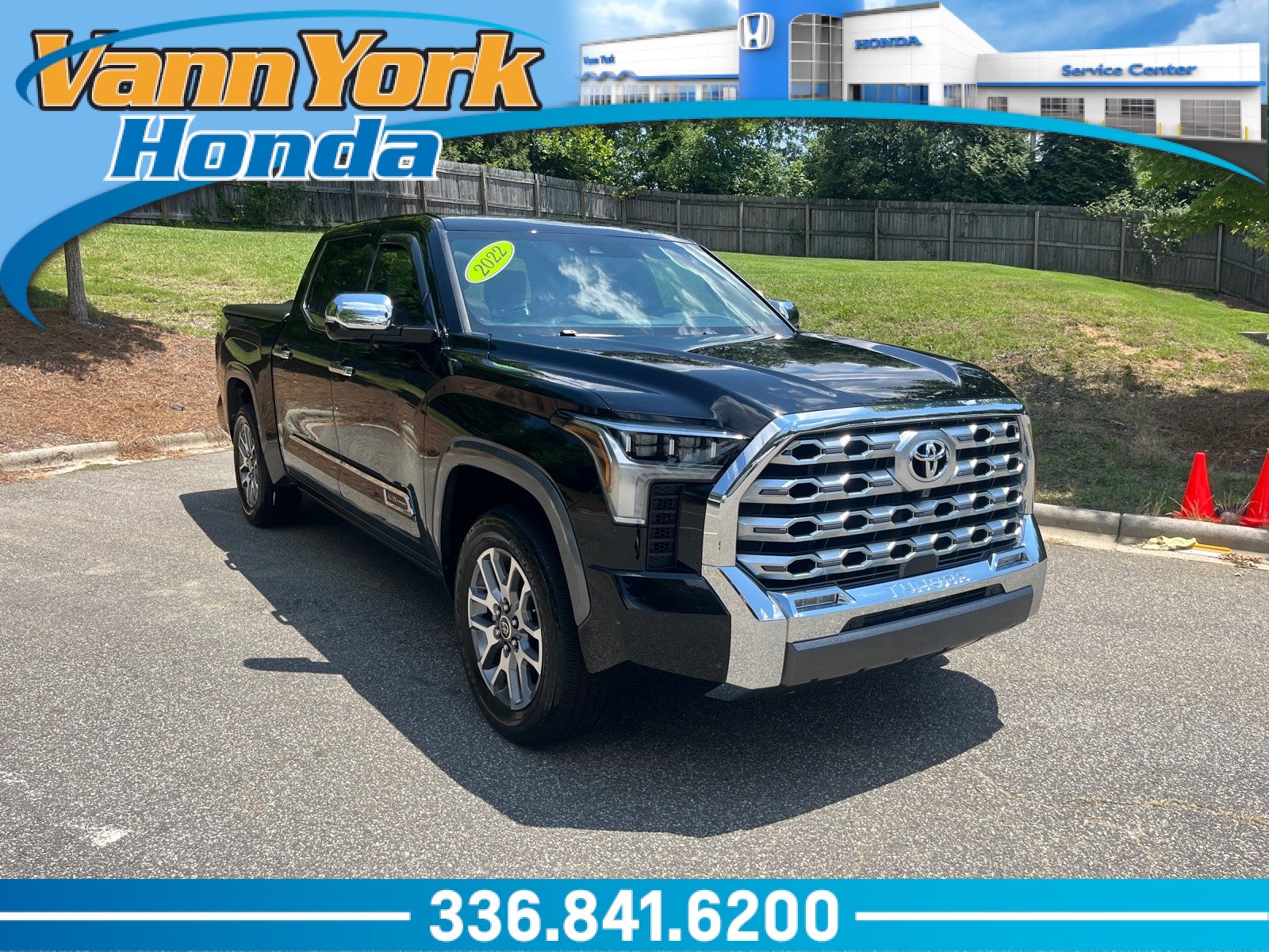 Midnight Black Metallic 2022 Toyota Tundra Pickup Truck Four-Wheel Drive Automatic