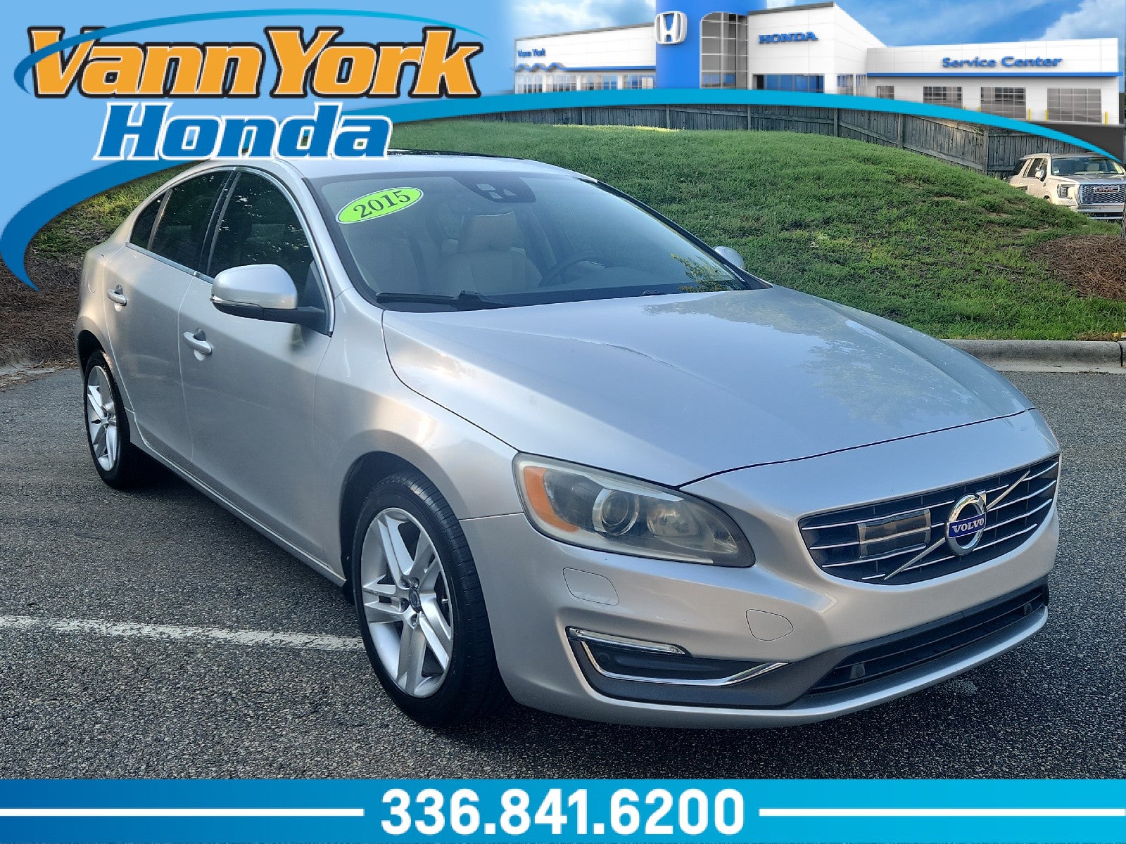 Bright Silver Met 2015 Volvo S60 Sedan Front-Wheel Drive Automatic