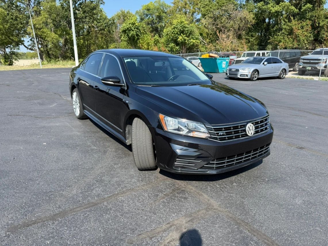 2017 Volkswagen Passat R-Line