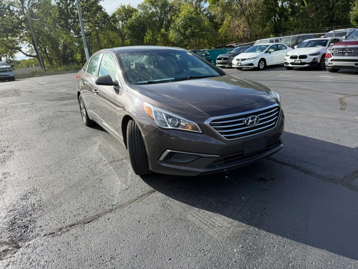 2016 Hyundai Sonata SE / SE w/Popular Pkg / Eco / Eco w/Tech Pkg