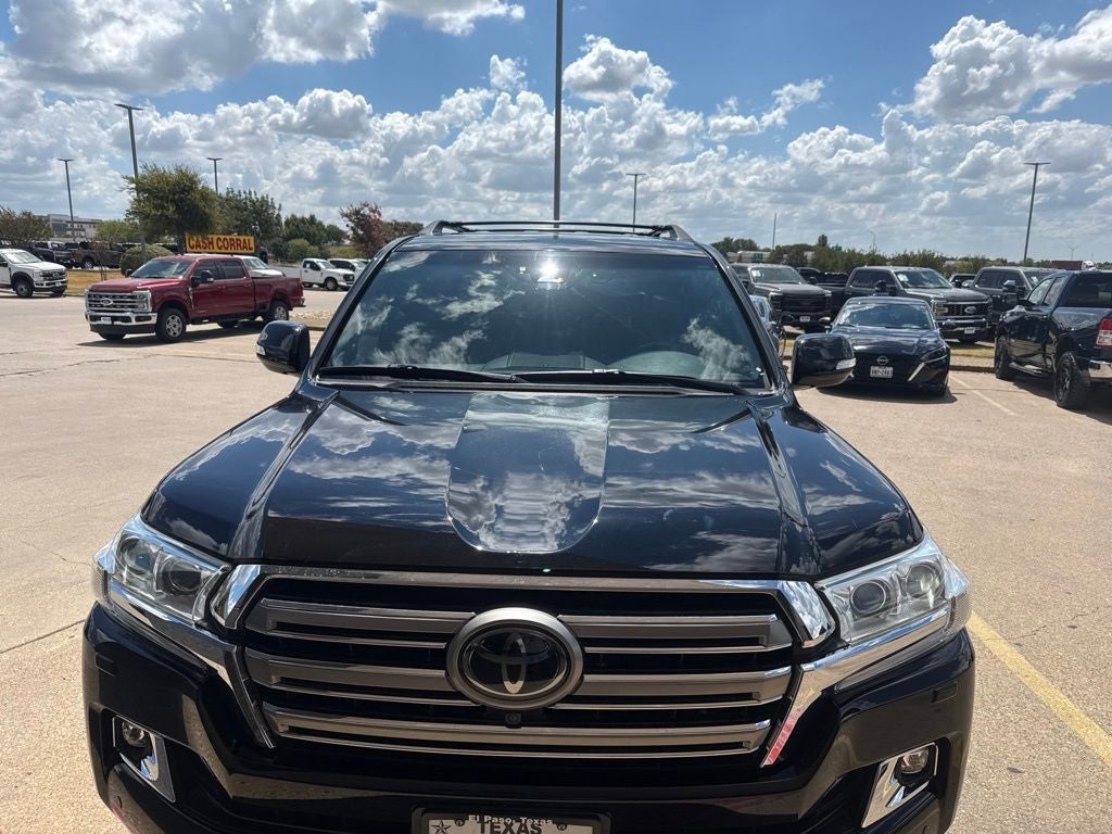 2018 Toyota Land Cruiser VX-R